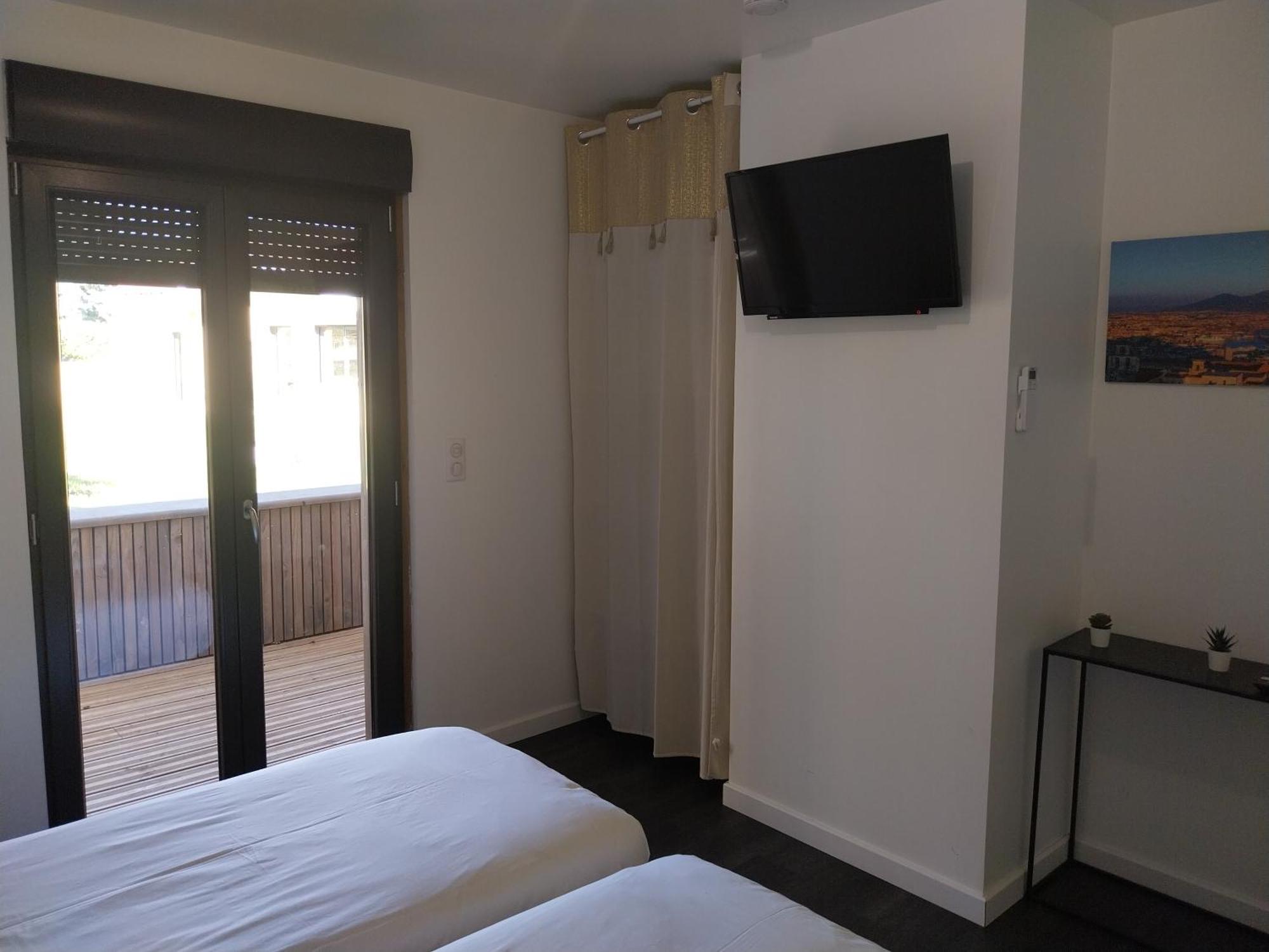 Logis Cruzel Hotel Maurs Buitenkant foto