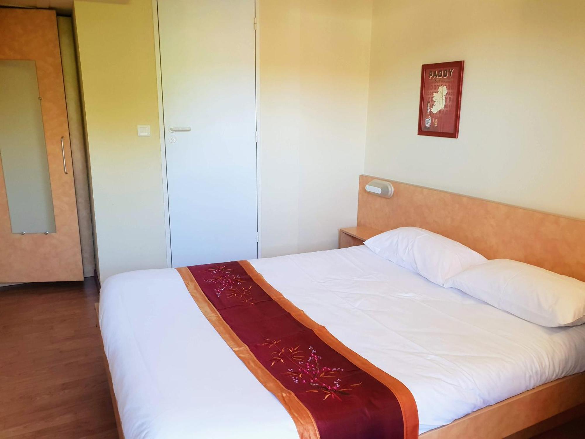 Logis Cruzel Hotel Maurs Buitenkant foto